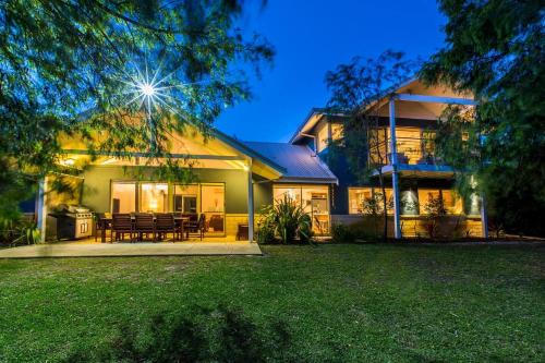 Quindalup Casa | The Willows - A Lush Beachside Retreat for Families