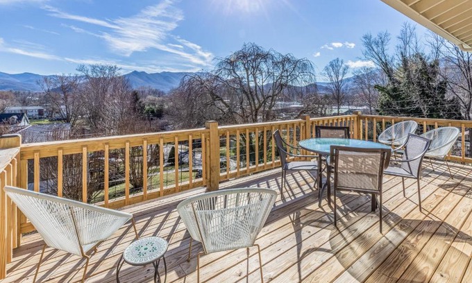 Waynesville Casa | The Willows
