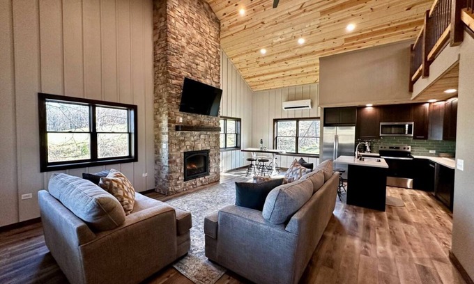 Richland Center Cabina | The Windmill Whisper is little gem, tucked away in the ridges of Rockbridge, WI