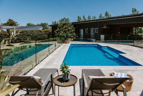 Bombira Casa | The Wine Manor - Lavish Poolside Living