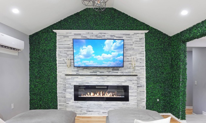 West Milford Casa | The Wine & Wilderness Hideaway w/ Cal King bed & tub, wineries, lakes, hiking