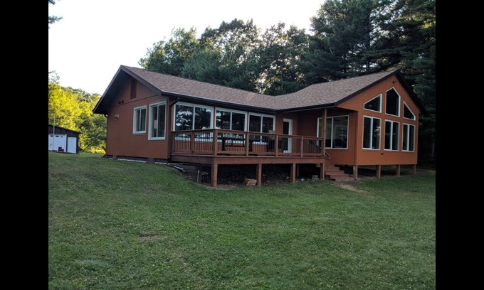 Hayward Casa | The Wolf Den @ Grindstone Lake