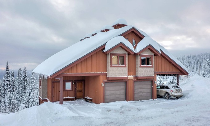 The Forest Chalet De Esquí | The Wolf's Den at Big White | Private Hot Tub