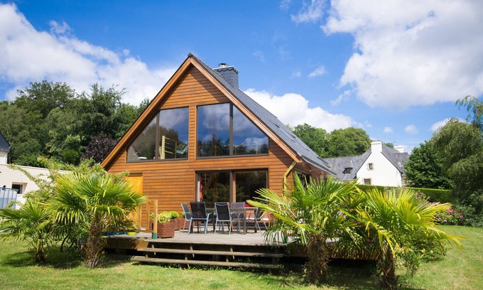 Mur-de-Bretagne Casa | El estuche de madera y su espacio de bienestar