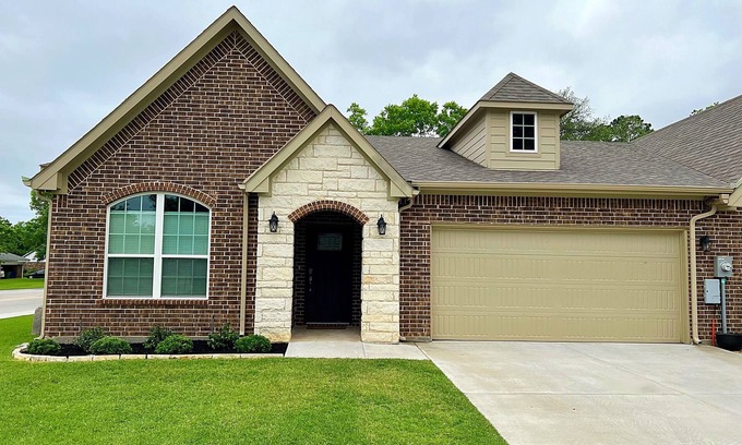 Greenville Casa | The Woodrow - Luxury Townhome in Central Greenville