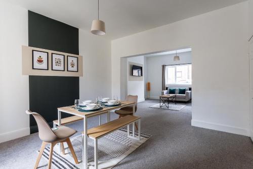 Blyth Casa | The Work & Rest House Barnard 3br