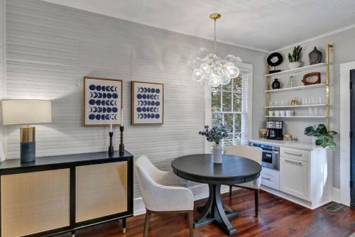 Earlewood Casa | The Wren's Nest 1BR 2BA Guesthouse