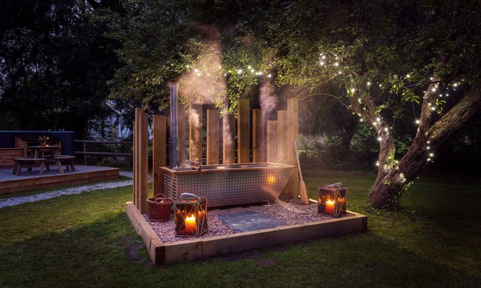 Saint Columb Major Cabina | The Wriggly Tin & Baa Spa at Tregoose Old Mill
