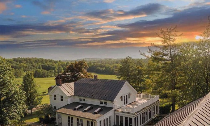 East Durham Casa | The Wright House - Elegant Country Escape