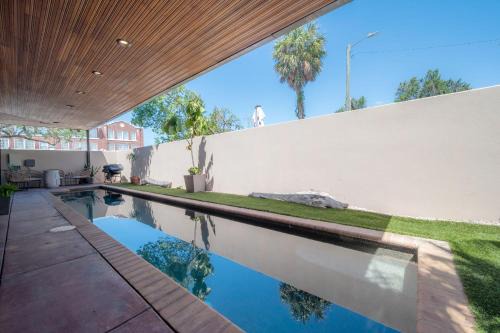 Hyde Park Casa | The Wright Place A Hyde Park Pool Home