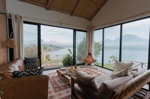 Gashaki Casa | The Writer's Patch