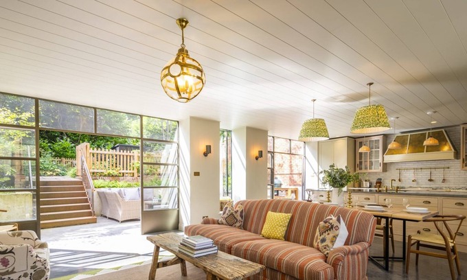 Marlow Casa | The Writers Retreat - 5 beds, parking & much more
