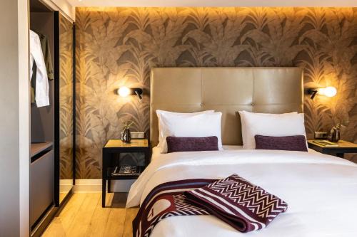 Kifisia Hotel | The Y Hotel