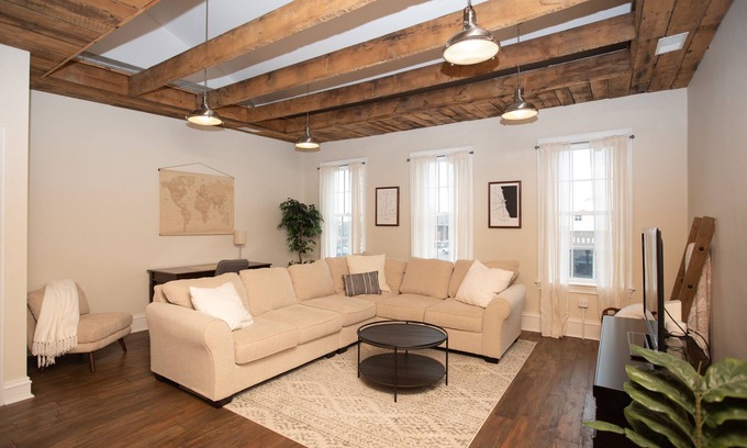 Geneva Apartamento | The Yates Loft - Downtown Geneva