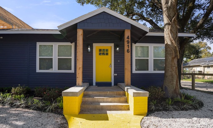 Greater East End Casa | The Yellow Brick Road House at East Downtown
