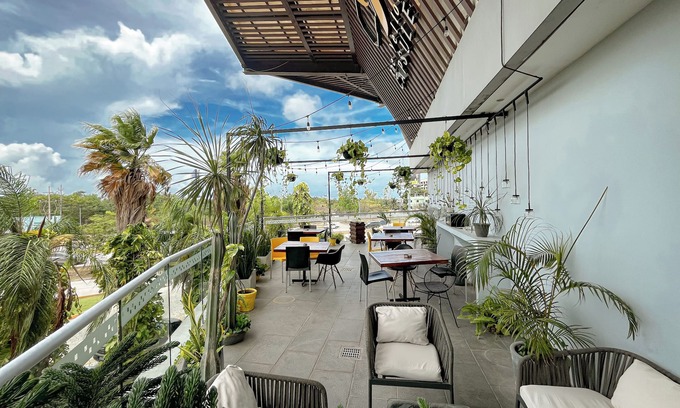 Cancún Hotel | The Yellow Capsule Cancun Close to Airport