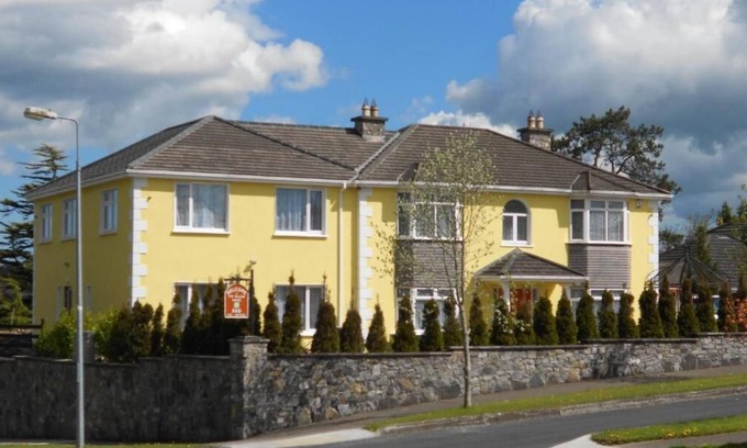 Navan Cama Y Desayuno | The Yellow House B&B