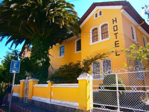 La Mariscal Casa | The Yellow House