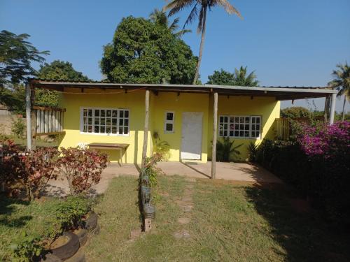 Xai-Xai Apartamento | The Yellow House