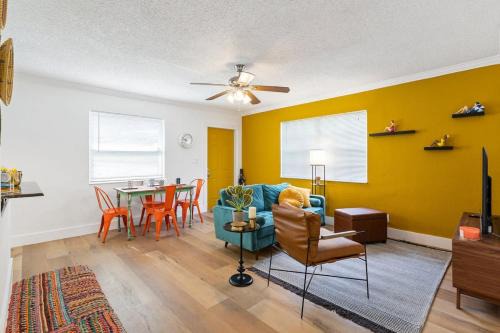 Sailboat Bend Casa | The Yellow Submarine @Sailboat Bend