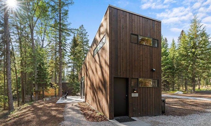 Lakeside Cabina | The Yellowstone at Stoner Creek Cabins