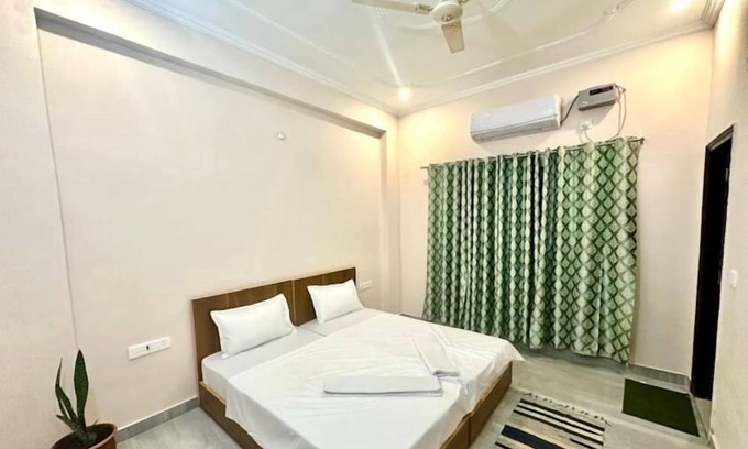 Tapovan Hotel | The Yoga Oasis