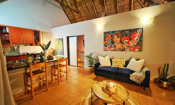 Greater Johannesburg Metropolitan Area Cabaña | The "Zen-Den": Subtle Charm & Luxury in Bryanston
