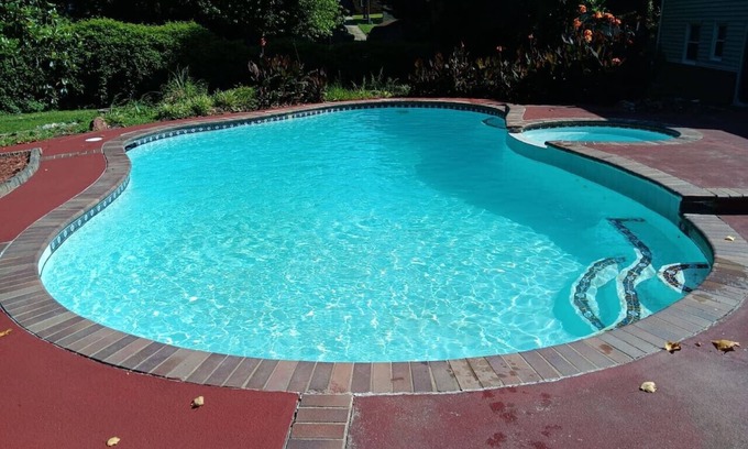 Jamestown Casa | Theater, heated pool/hot tub near HPU/Market