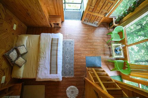 Banjar Apartamento | TheCozynest Duplex Treehouse in the hills