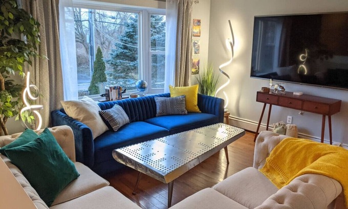 Middletown Casa | #TheFlightdeck | Stylish Home Near Newport & Navy
