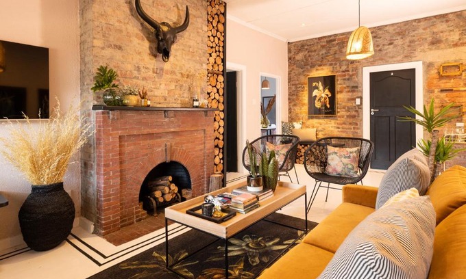 Claremont Casa | Thelma & You