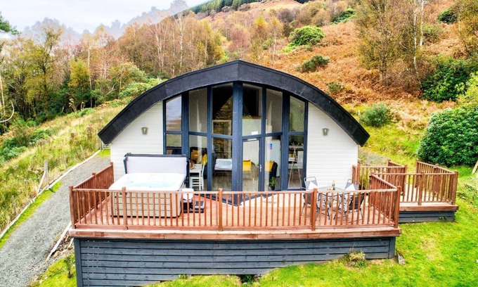Troon Cabina | TheLodge - sleeps 4 guests in 2 bedrooms