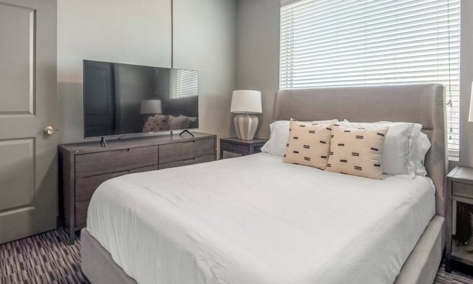 University District Apartamento | TheNine 4BD 3 - Cuatro Habitaciones Piso, Capacidad 8