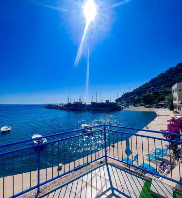 Jesenice Apartamento | TheReal Beachfront House BoniLu Croacia