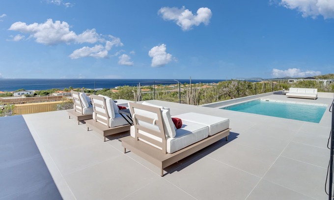 Sabadeco Villa | theVilla 210