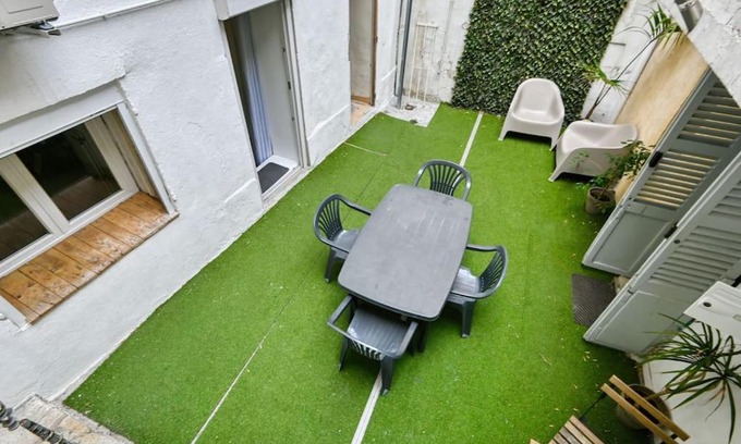 Menpenti Apartamento | THIBAUD - T4 terrasse à 15 min à pied du Métro