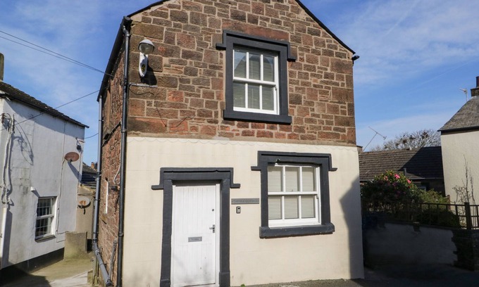St Bees Casa | THIMBLE COTTAGE, pet friendly, character holiday cottage in St Bees