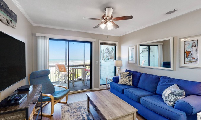 Atlantic Beach Condominio | Third-Floor, Oceanfront Condo with Excellent View, Balconies, WiFi & Shared Pool