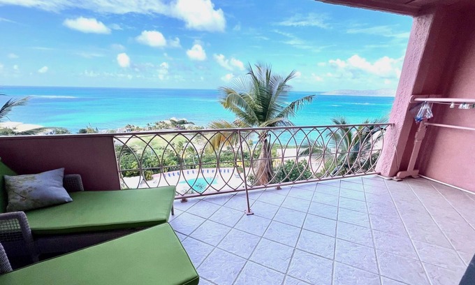 Cotton Valley Condominio | This 2 BR, 2 BA condo w/ breathtaking panoramic views of the Caribbean.
