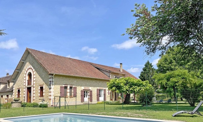Tremolat Casa | This 8-person gîte is located in Trémolat, a small village ideally situated at the gateway to...