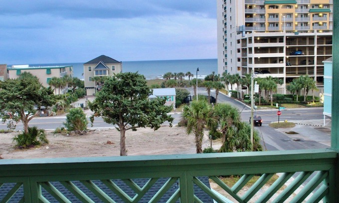 Ocean Drive Apartamento | This aparthotel is a 1 bedroom(s), 1 bathrooms, located in North Myrtle Beach, SC.