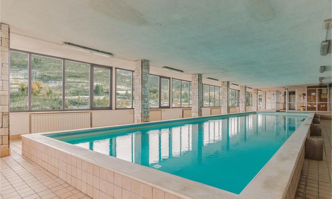 Limone Piemonte Apartamento | This apartment belongs to a tourist complex in the sunniest area of the mountain village Limone, and