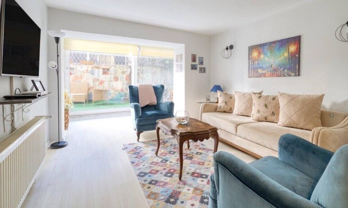 Bebek Apartamento | Private Modern Duplex 2bed/1bath w/ Terrace! #76