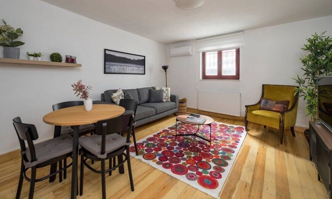 Bebek Apartamento | Cozy Modern Oasis Bebek Park 2bed/1bath home! #101