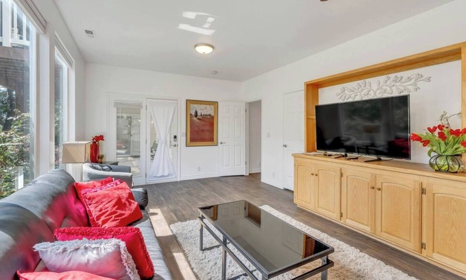 Riverton Apartamento | This apartment is a 2 bedroom(s), 1 bathrooms, located in Riverton, UT.