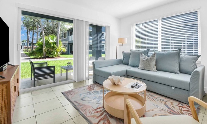 Boca Raton Apartamento | This apartment is a 2 bedroom(s), 2 bathrooms, located in Boca Raton, FL.