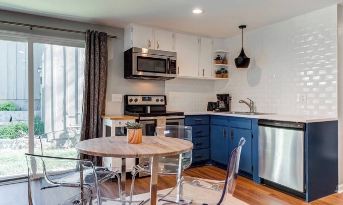Rosedale Apartamento | This apartment is a 2 bedroom(s), 1 bathrooms, located in Kansas City, KS.