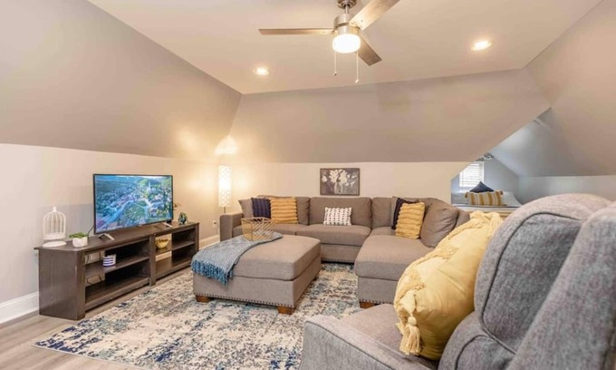 Morgantown Apartamento | This apartment is a 0 bedroom(s), 1 bathrooms, located in Morgantown, WV.