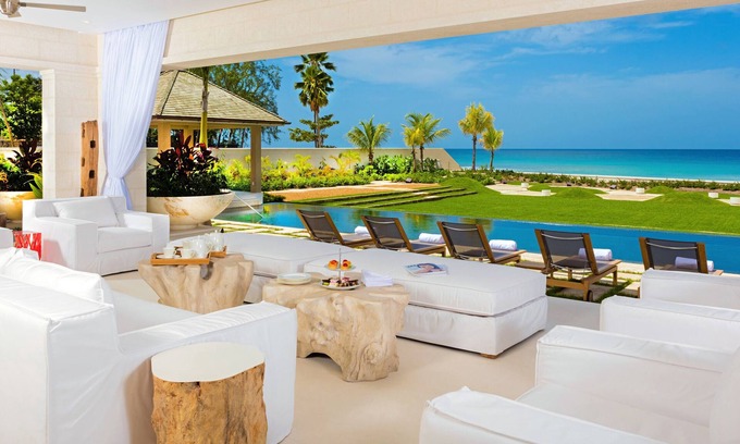 Little Battaleys Casa | This beacfront villa is striking and stylish, Contemporary and beautifully designed and furnished.
