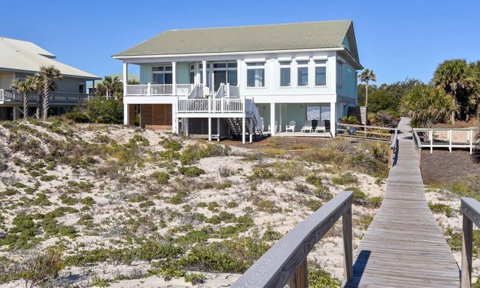 Sea Palm Village Casa | Esta casa frente al mar realmente te sorprenderá con su transformación impresionante!